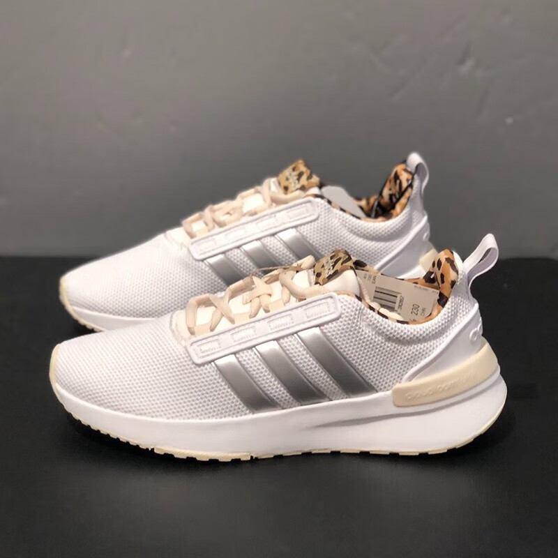 阿迪达斯女鞋夏季新款透气运动鞋晨跑缓震低帮白色跑步鞋女GW4417