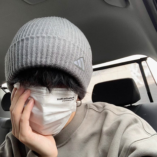 阿迪达斯灰色毛线帽男女冬季新款护耳美式冷帽情侣运动保暖针织帽