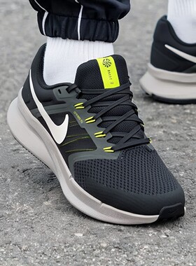 Nike耐克男鞋跑鞋轻便运动鞋男秋季新款透气减震正品黑色跑步鞋子