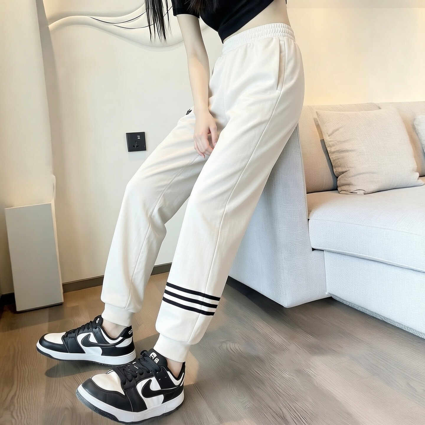 阿迪达斯运动裤女裤子秋季新款健身瑜伽宽松防风复古长裤保暖卫裤