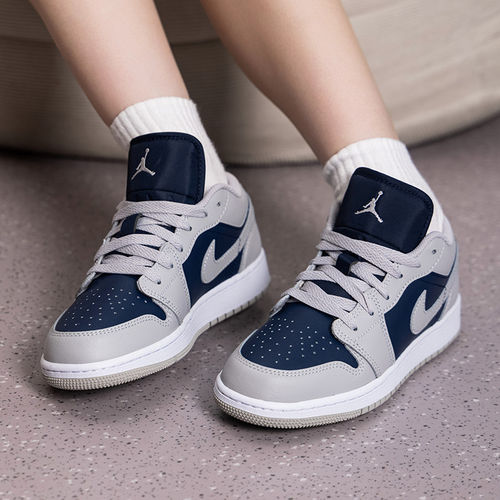 Nike耐克AJ1女子低帮防滑运动鞋