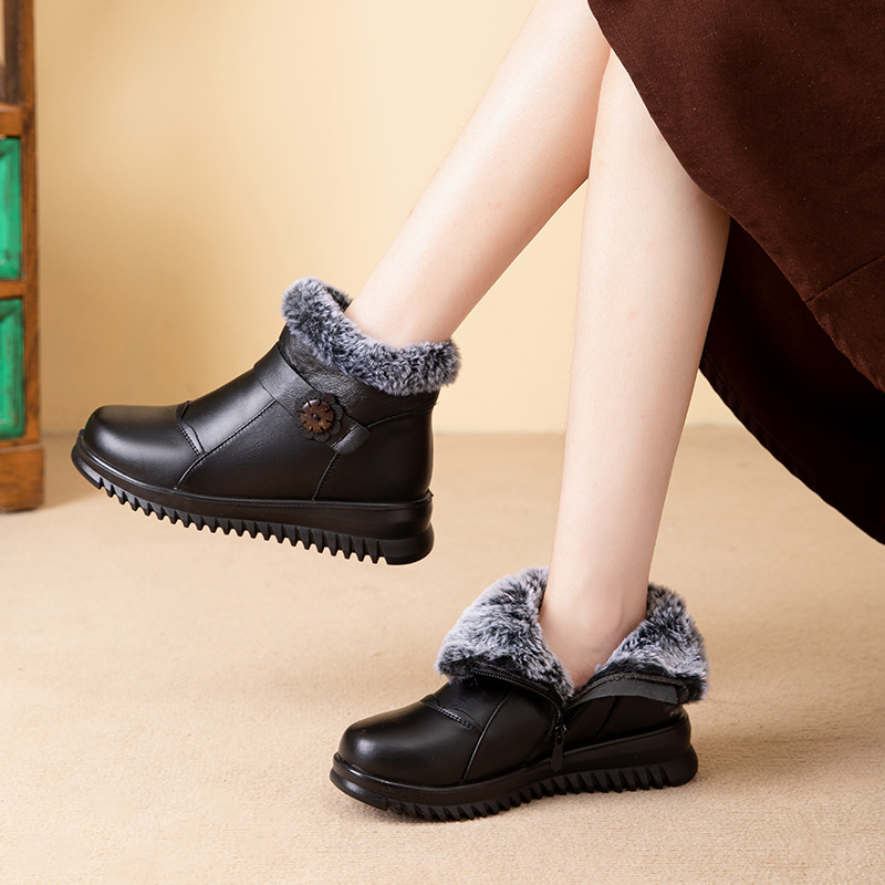 真皮新款牛皮妈妈棉鞋圆头舒适软底防滑中老年妈妈皮靴厂家直销