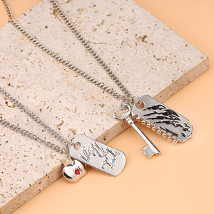 游戏周边恋与深空项链夏以昼苹果合金方牌吊坠创意狼爪吊牌毛衣链
