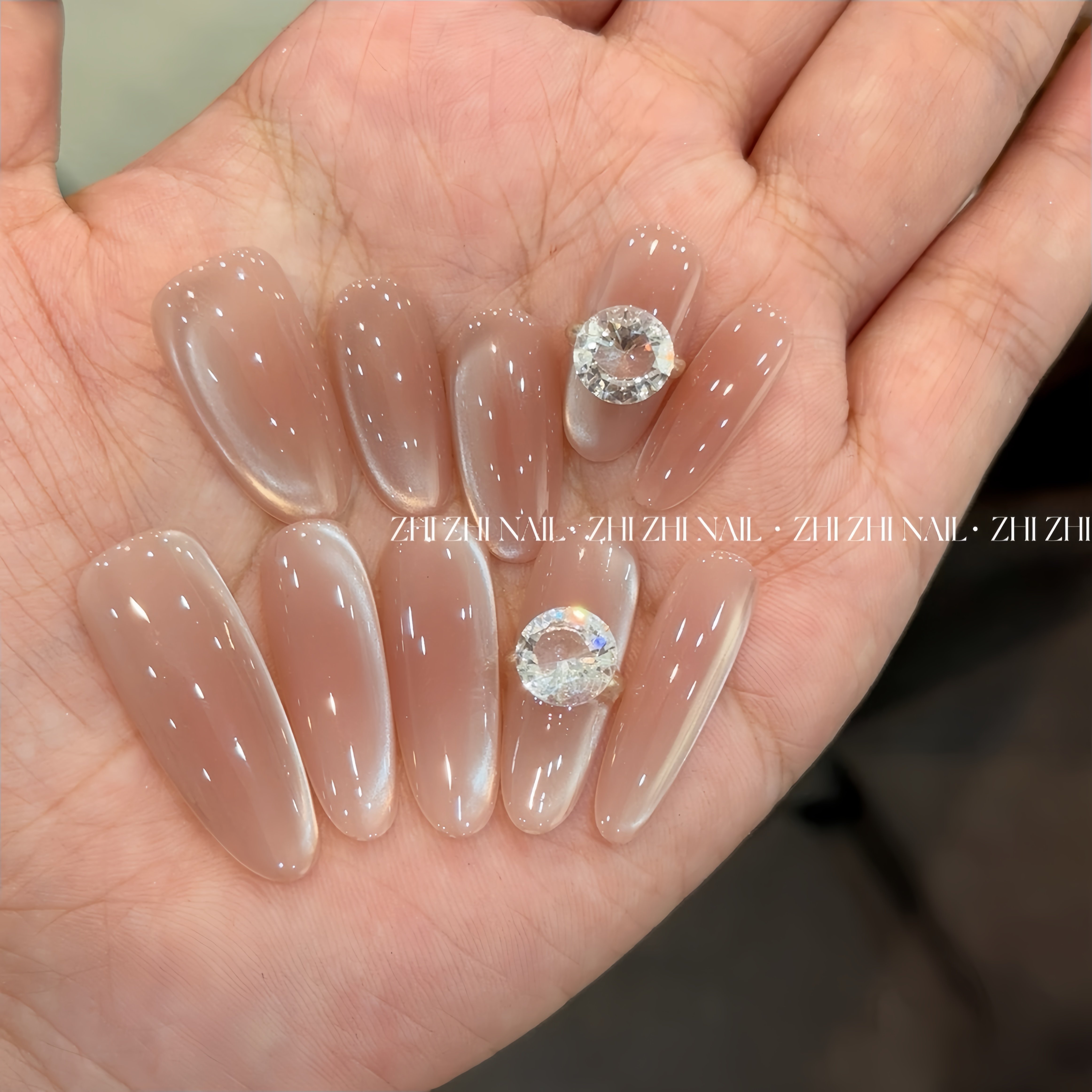 手工穿戴甲猫眼冰透雕花锆石美甲