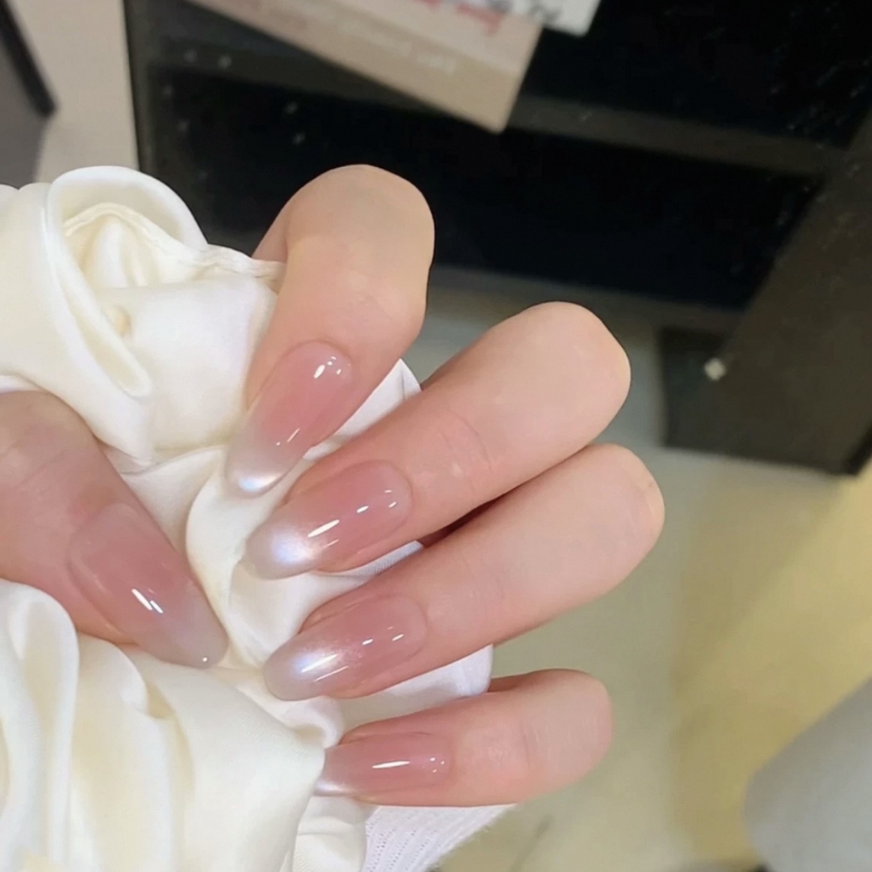 手工穿戴甲追光猫眼裸色光疗美甲