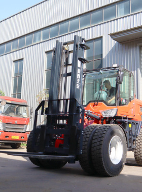 Off-road Forklift Powerful and Versatile for All Terrains