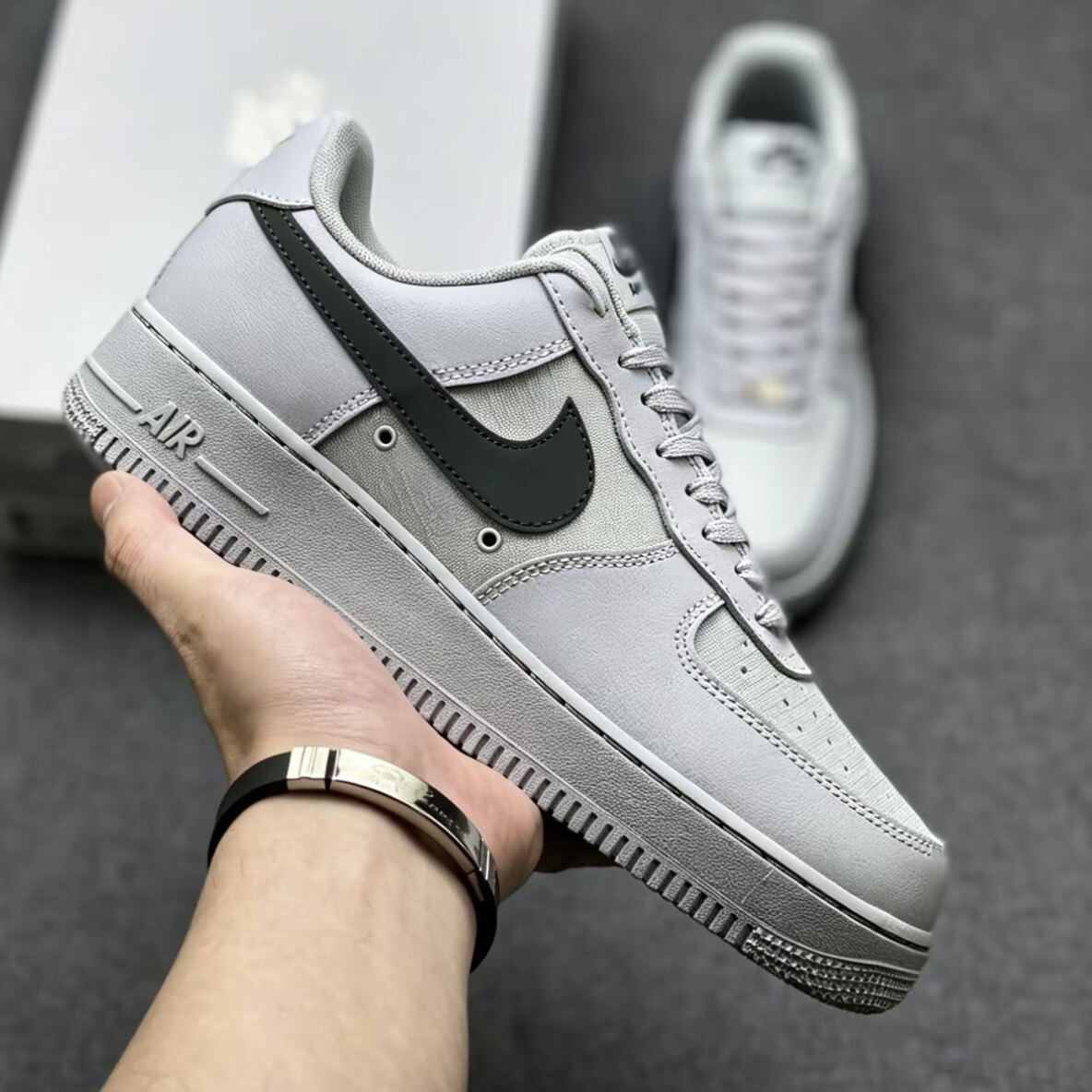 NikeAirForce1 耐克经典纯白空军一号低帮气垫休闲板鞋IR0952-002