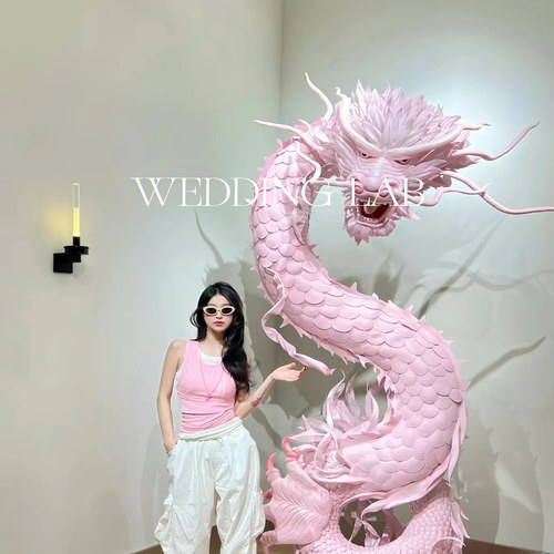 粉色龙装置美陈装置摆饰装饰婚礼艺术装饰橱窗陈列商业美陈