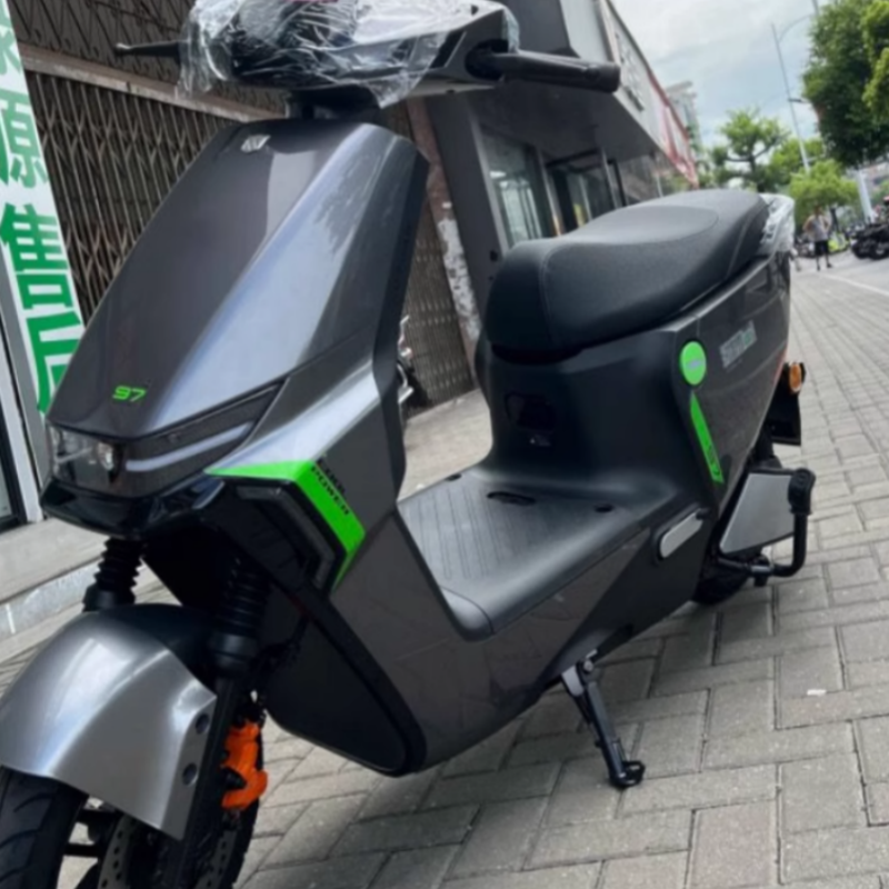 适用绿源S70魅影灰皓月银自喷漆修复划痕刮痕补漆防锈白色能量灰