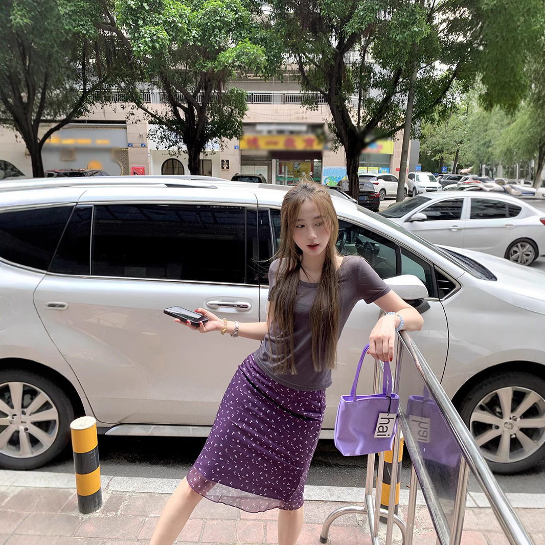 实拍夏季薄款短袖打底衫修身显瘦T恤女碎花包臀半身裙两件套