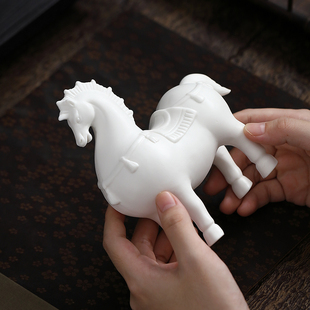 生肖马开运礼品德化白瓷马摆件办公室客厅桌面唐马装饰品本命年
