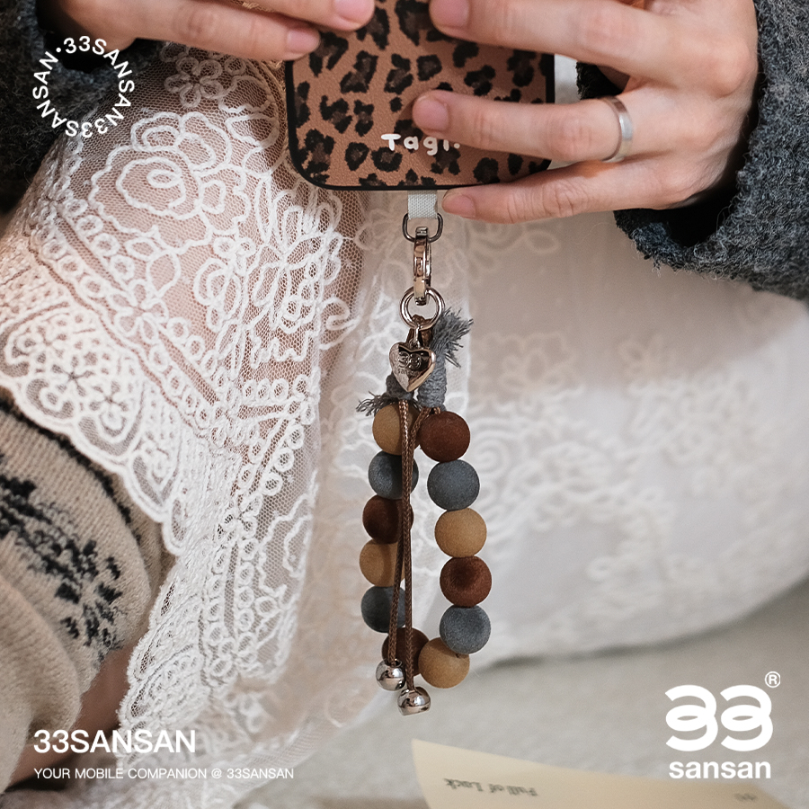 33SANSAN原创「暖绒球球」毛茸茸温暖感美拉德色系格雷穿搭手机链
