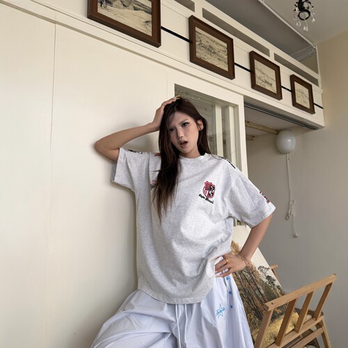 DHSS美式复古勋章刺绣宽松T恤