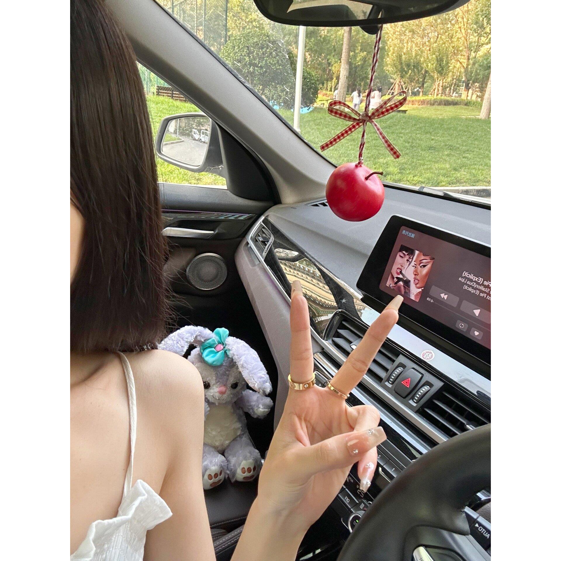 【一路平安~】苹果车挂汽车后视镜挂件女精致高级感中控台摆件