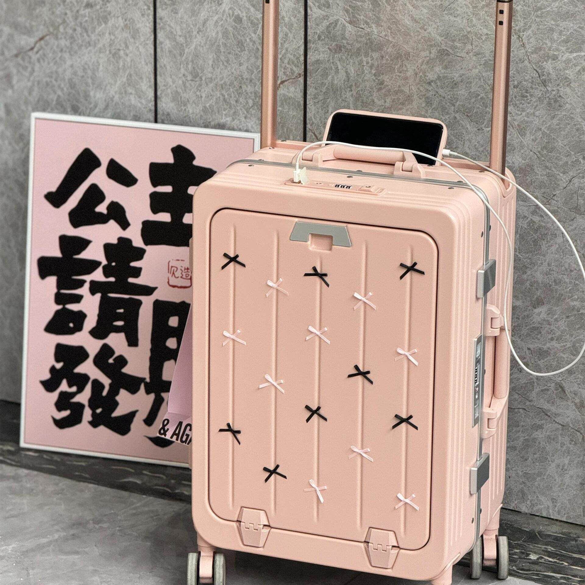 女生高颜值行李箱蝴蝶结装饰多功能宽拉杆密码旅行箱可充电带杯架