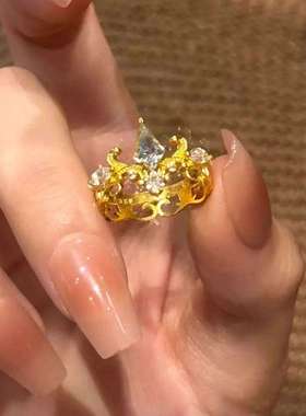 新款在逃公主黄金色菱钻戒指