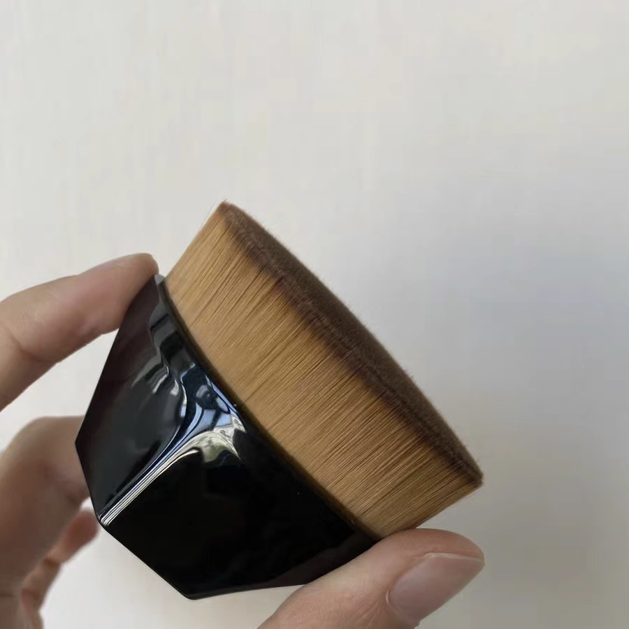 55号魔术粉底刷不吃粉带盖刷子化妆抖音同款大头平头粉底刷遮瑕刷