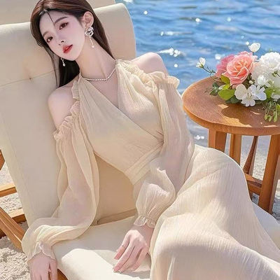 春季新款法式温柔气质名媛气质绝美显瘦杏色露肩连衣裙女