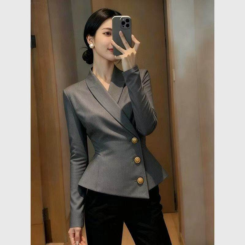 灰色西装外套女秋季2025高端时髦洋气巨好看职业轻熟气质掐腰上衣