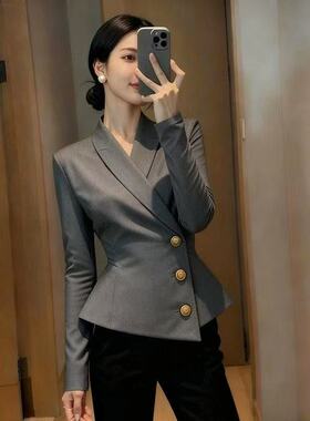 灰色西装外套女秋季2025高端时髦洋气巨好看职业轻熟气质掐腰上衣