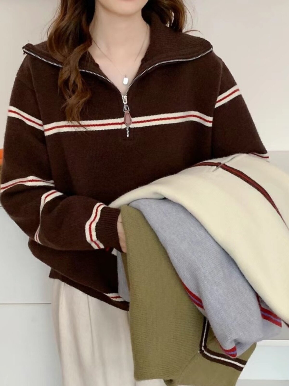 봄과 가을 여성용 스몰 콘트라스트 스트라이프 스웨터 탑 게으른 스타일 긴 소매 및 하프 지퍼 풀오버 ??스웨터