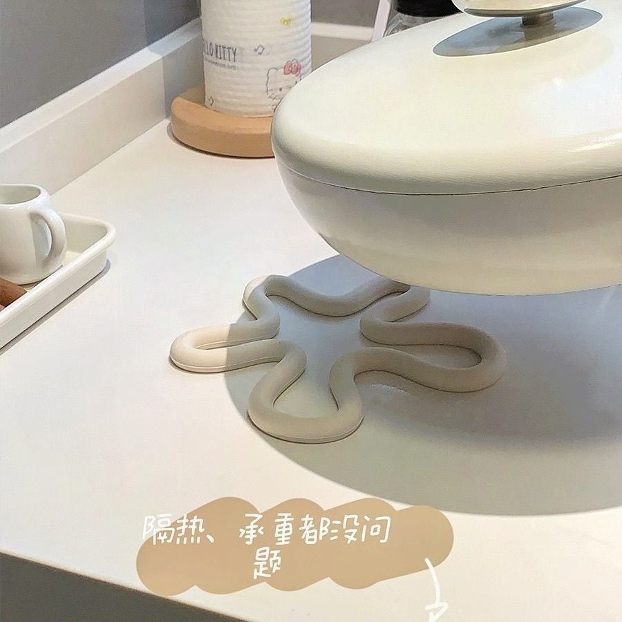 花朵硅胶隔热垫餐垫ins客厅碗垫砂锅垫耐高温铸铁锅餐垫防烫杯垫