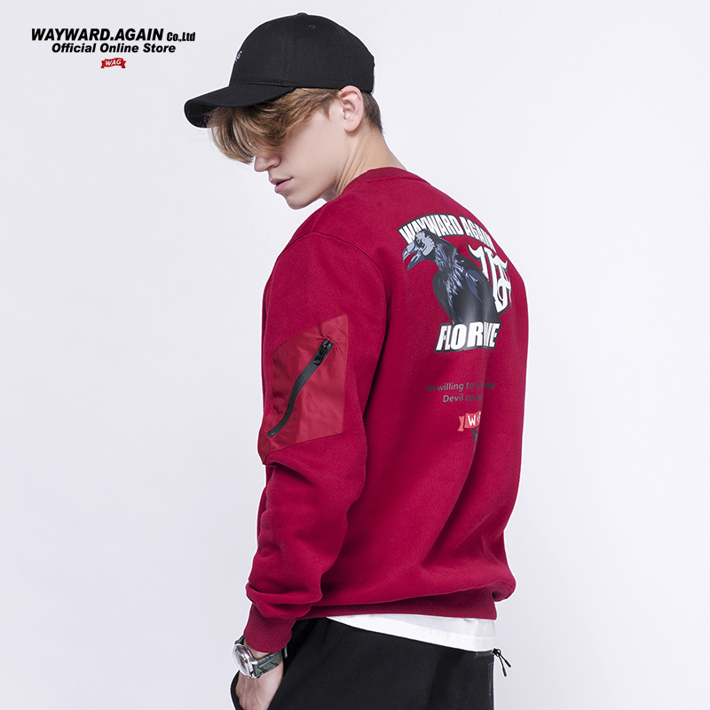 黑/酒红防水抓绒情侣圆领卫衣