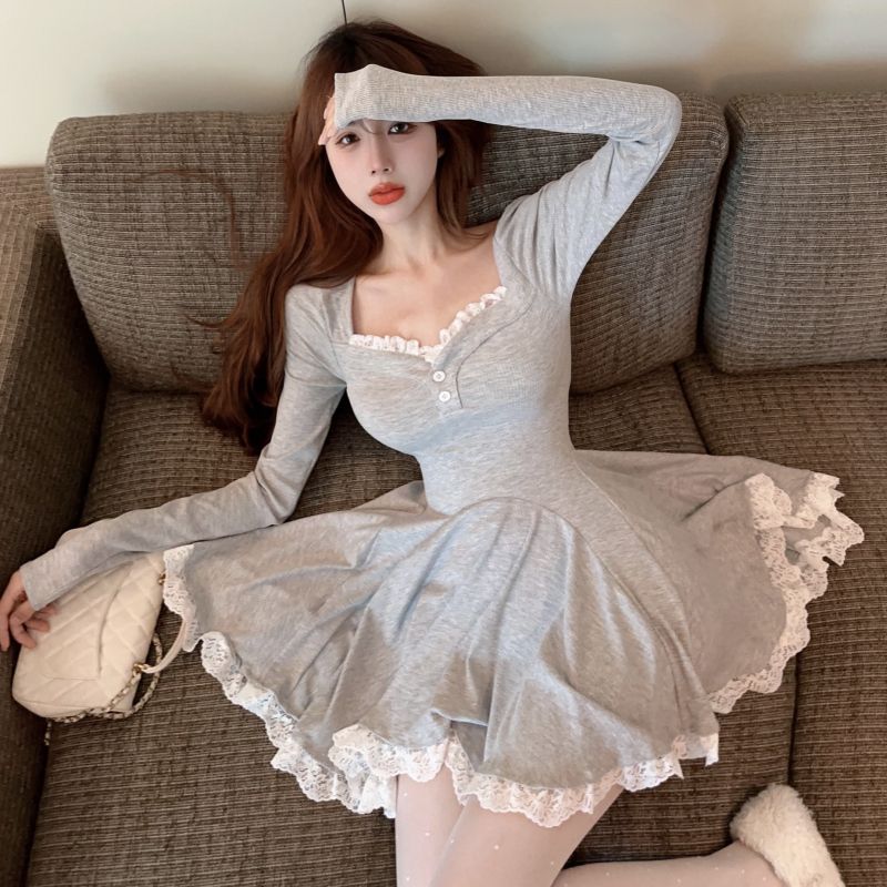 辣妹灰色蕾丝花边长袖连衣裙女秋季新款收腰气质百褶A字短裙