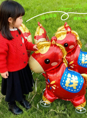 新年发财马带轮子走路气球幼儿园教室儿童礼物站立拍照道具可定制