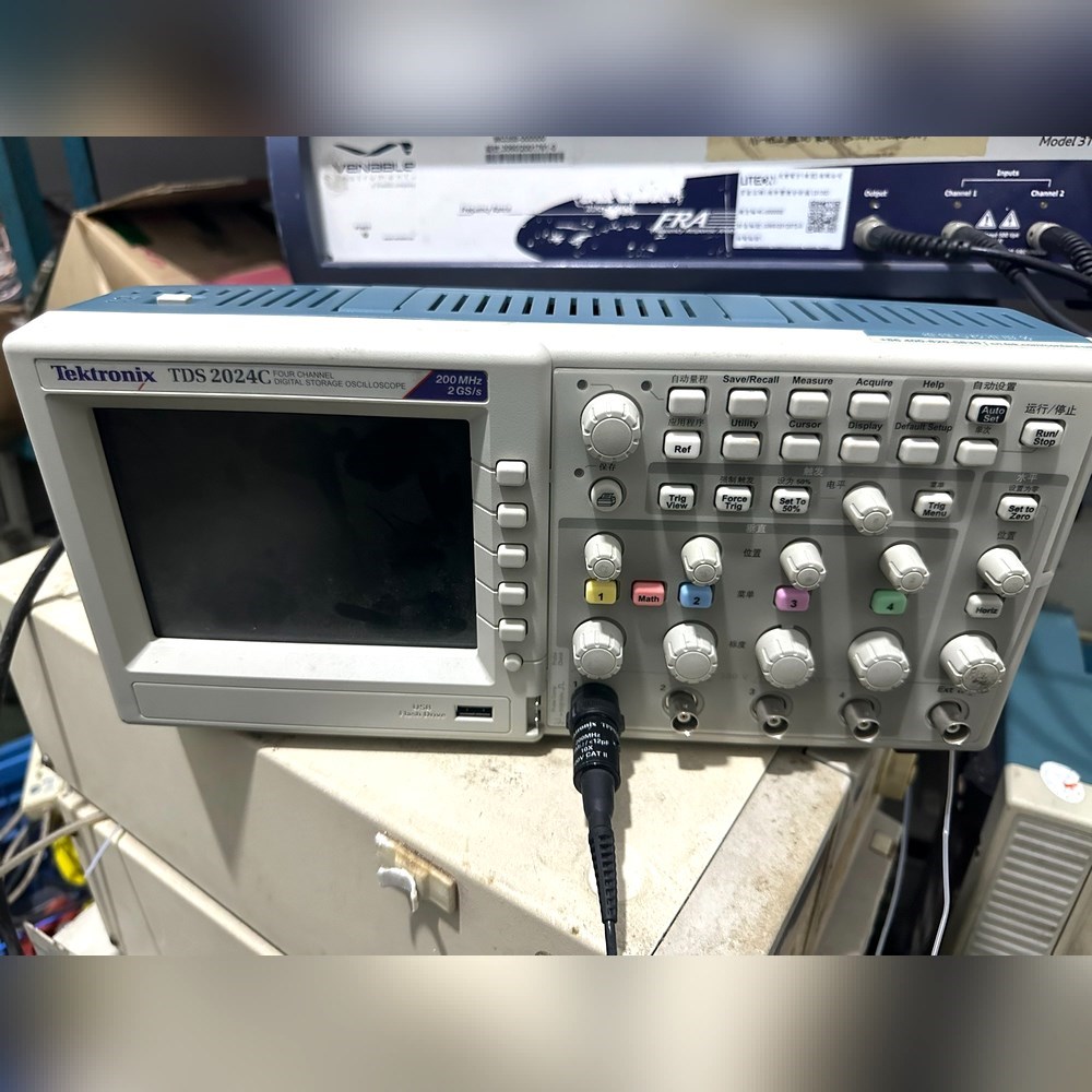 现货泰克TDS2024C示波器成色很好图片实物拍摄 议价
