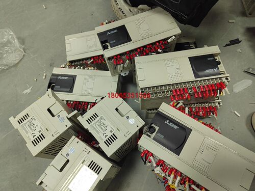 三菱PLC主机FX3GA-60MT-CM,,成色漂亮
