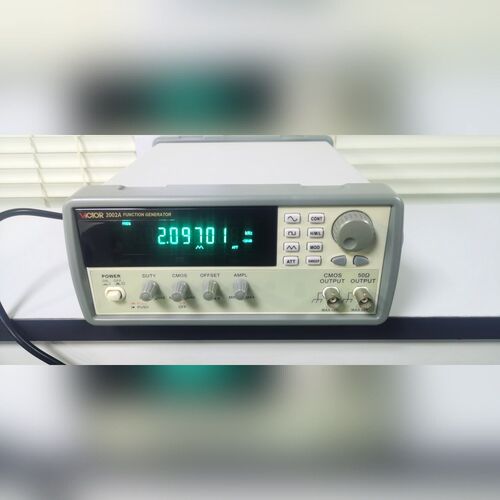 闲置深圳胜利VC2002A函数信号发生器成色如图实价可以 议价