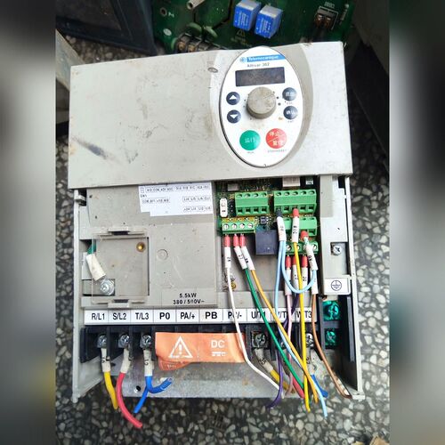 施耐德ATV02系列5.5kw变频器 议价