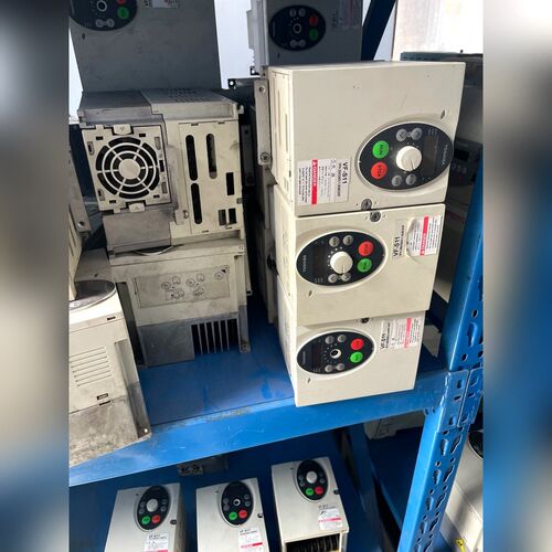 东芝变频器VFS11-4015PL-WN(R5)380V 议价