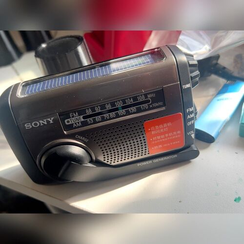 日本sony icf-b88经典名机手摇发电太阳能充电 议价