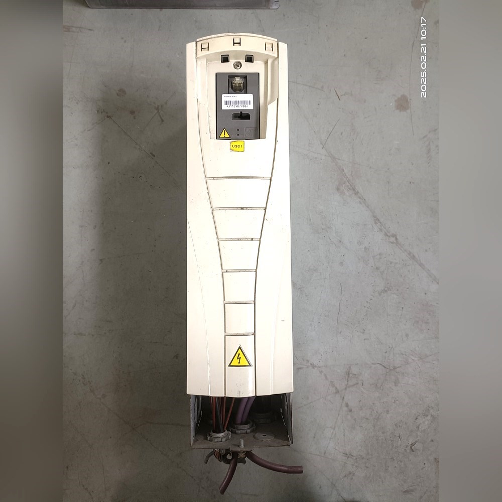 ABB变频器 ACS550-01-023A-4 117. 议价 - 实物图