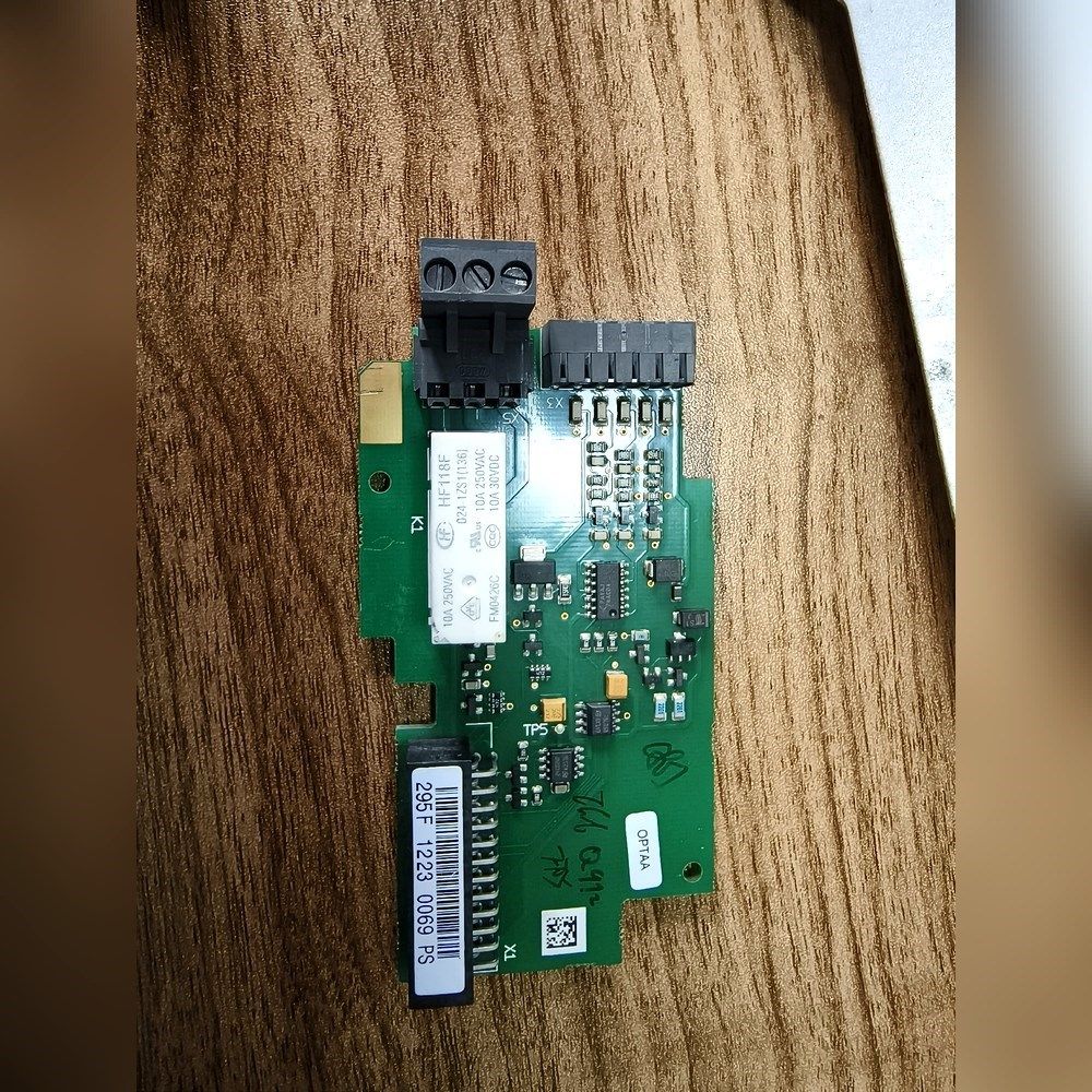 伟肯变频器IO卡OPTAA CM160102 议价