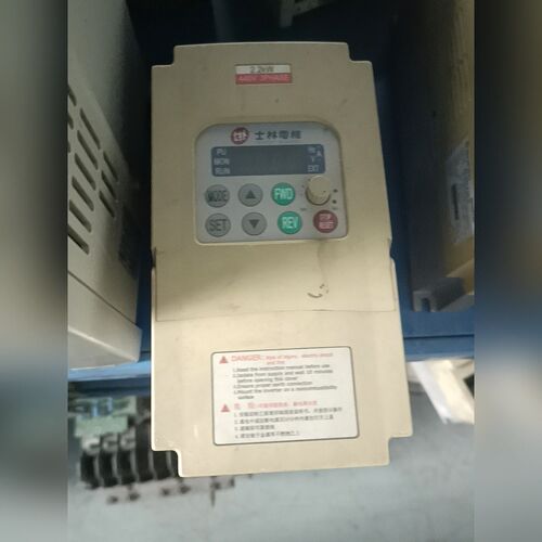 士林SS-043-2.2K-D变频器 2.2KW 功能包好 议价
