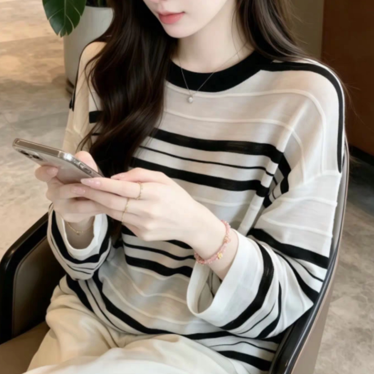 韩系条纹拼接圆领针织衫女2026秋季新款大码胖MM撞色减龄百搭上衣