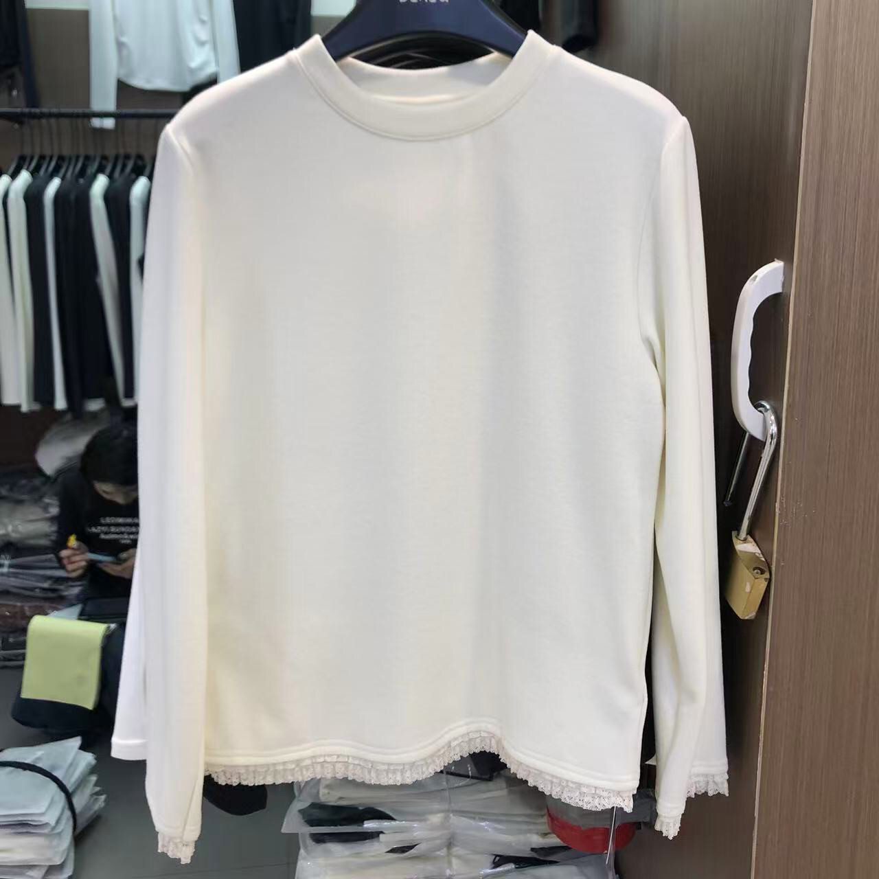 2025冬季韩版百搭圆领宽松显瘦拼接蕾丝长袖德绒T恤女加绒上衣女,女装/女士精品,T恤,淘宝优惠券,粉丝福利购,淘宝优惠卷