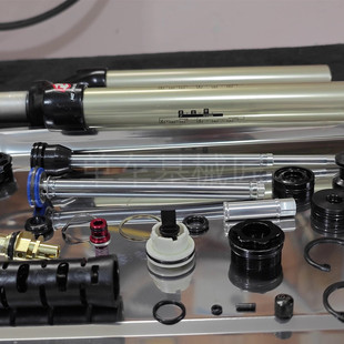 前叉维修保养 阻尼杆保养 气压前叉保养维修ROCKSHOX FOX 三拓