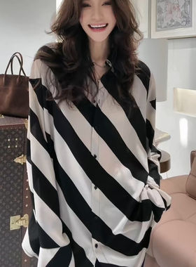 2026春新款女装冷淡系高级感独特