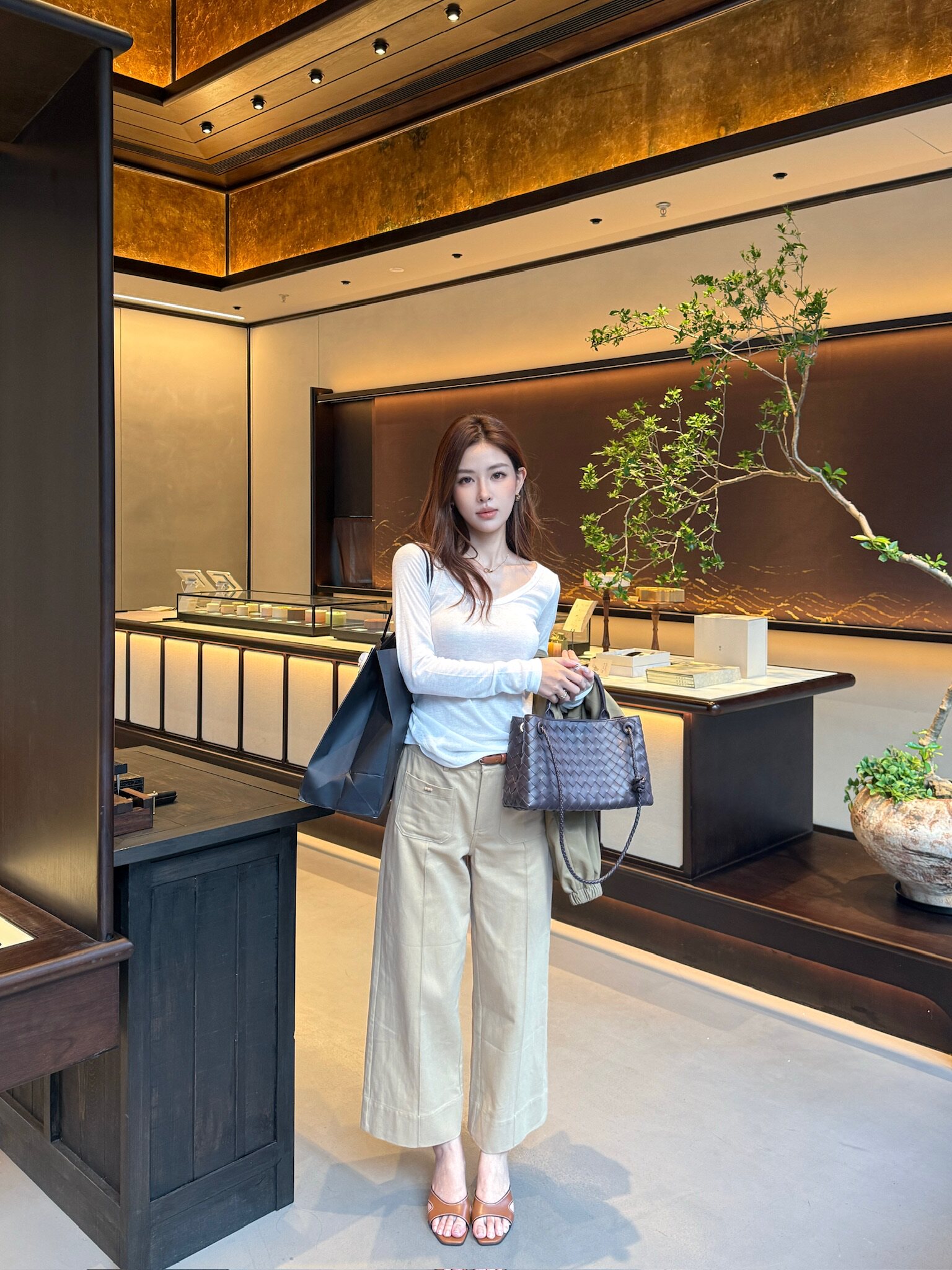 AF Boutique2025秋冬新款 拿捏高级感！卡其色天丝亚麻九分直筒裤