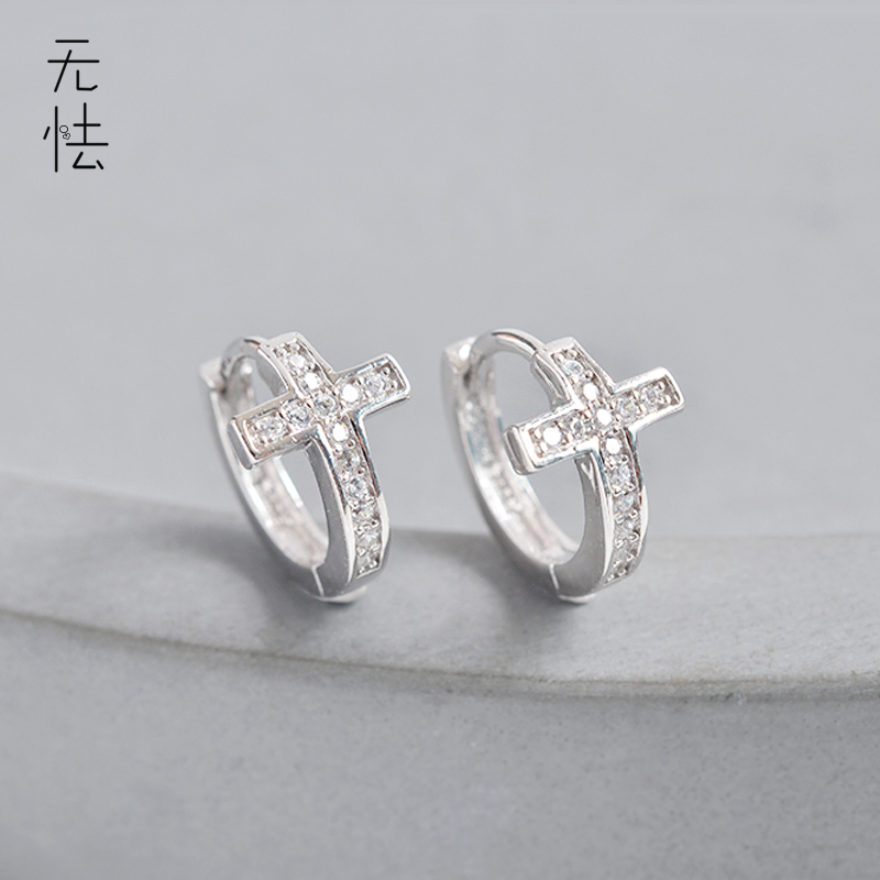 无怯微镶钻十字架港风潮扣式耳环