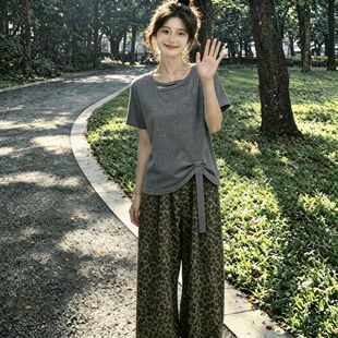 圆领个性设计短袖T恤灰色亮片褶皱独特ins修身女生闺蜜通勤上衣服