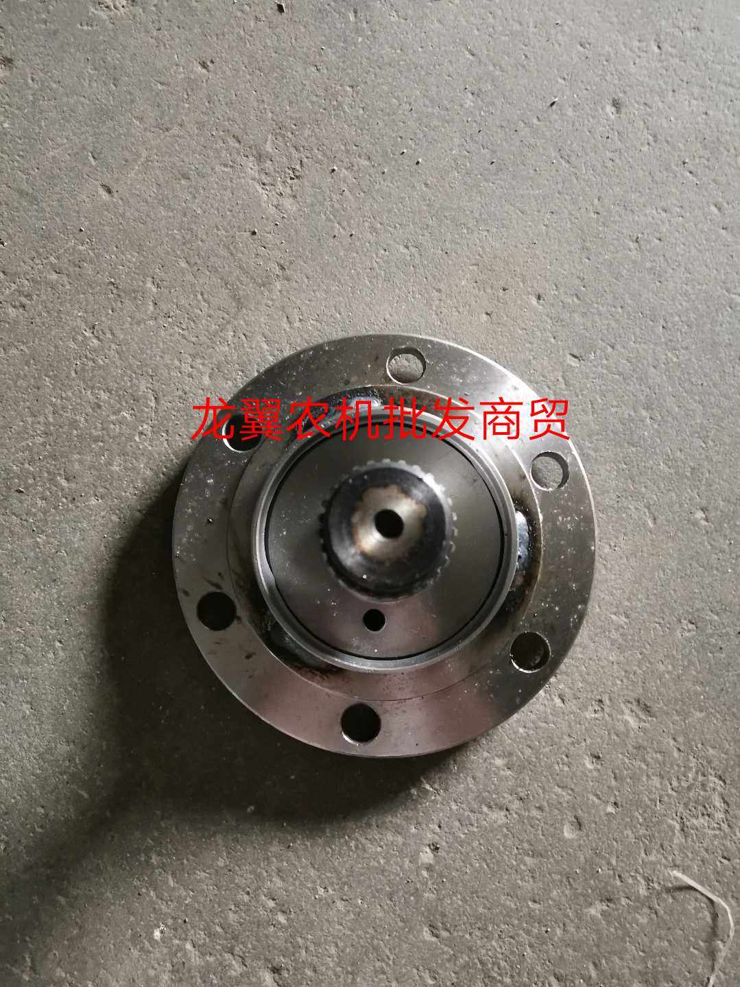 东方红拖拉机配件东方红me354前驱动轴6眼27键284.31.018前驱半轴