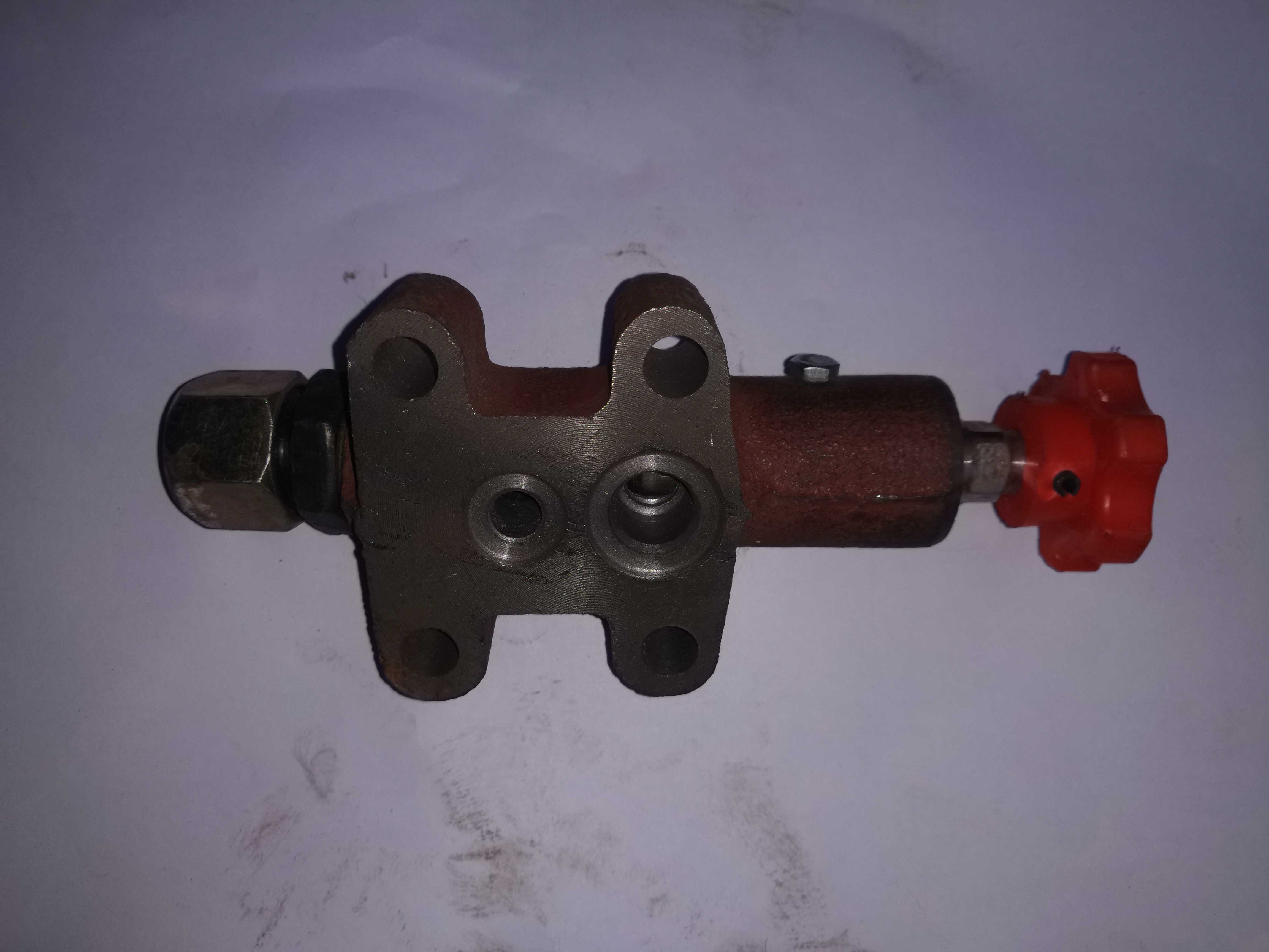 洛阳东方红拖拉机 240 250 牛头调节阀 提升器流量大小调压阀