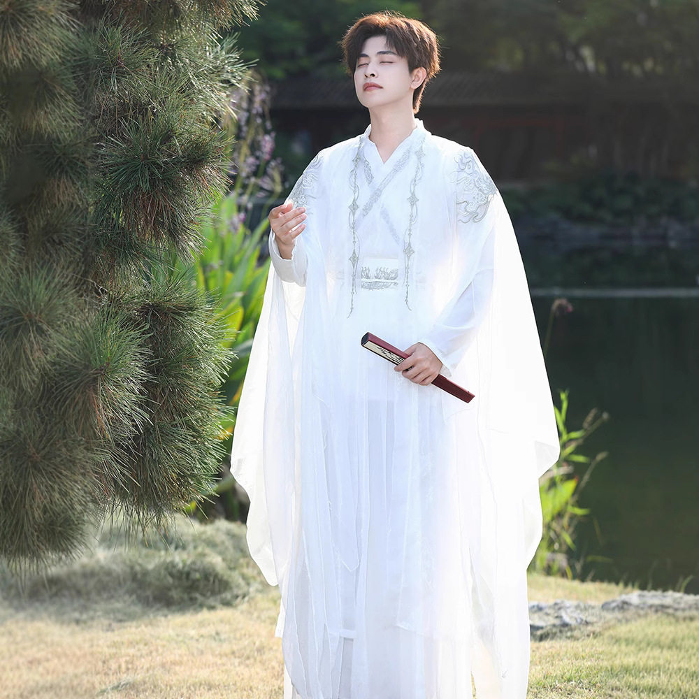 新款刺绣双层飘袖清冷风汉服套装