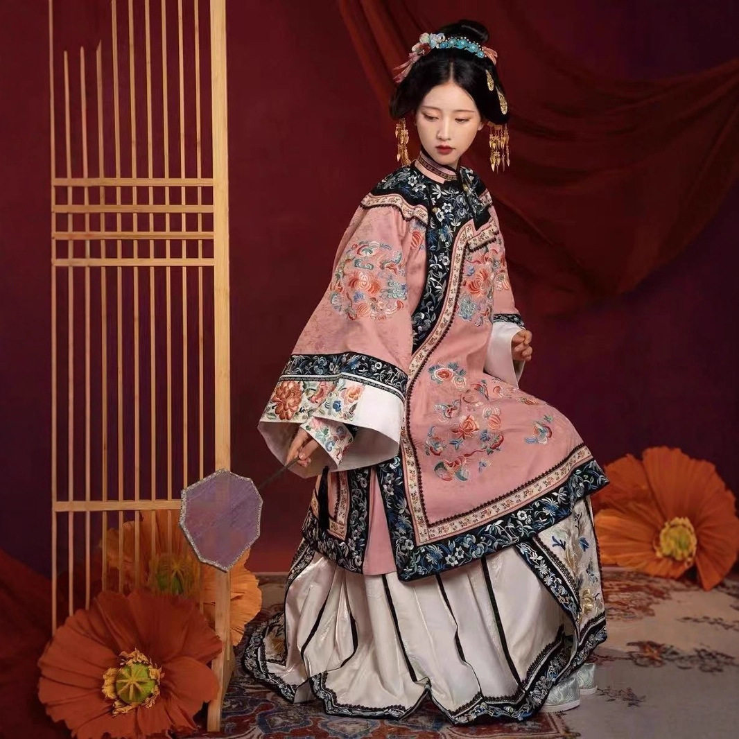 春季新中式国风女装晚清服装格格旗装清朝改良汉服日常马面裙套装