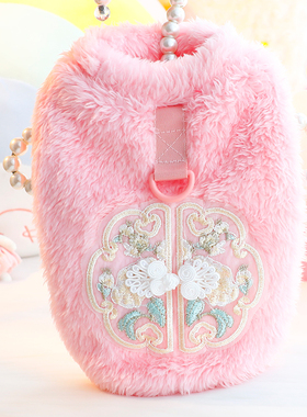 狗狗衣服秋冬装猫咪公主国潮刺绣可爱牵引绒衣小型犬泰迪宠物6444